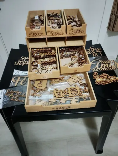 Gaveteiro em MDF + apliques (recortes a laser)