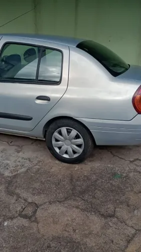 Renault Clio Rn/alize/expr./1.0 Hi-power 16V 5P 2001