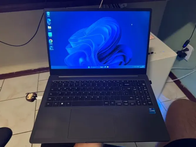 Notebook Samsung Galaxy Book2 em excelente estado de conservação.
