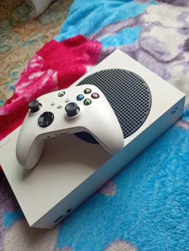 Xbox série S 1controle 2.000