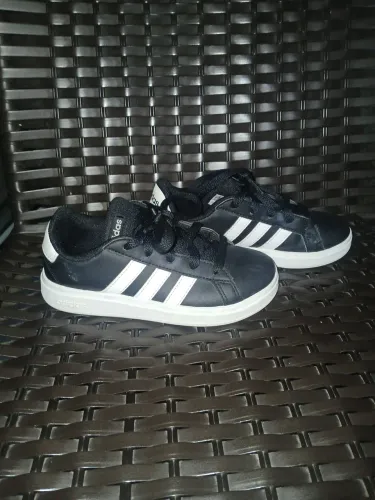Tênis Adidas Infantil original n° 29