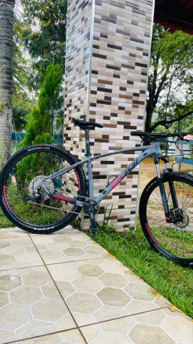 BIKE OGGI 7.2 - DEORE + ROCKSHOX (TOP) ?