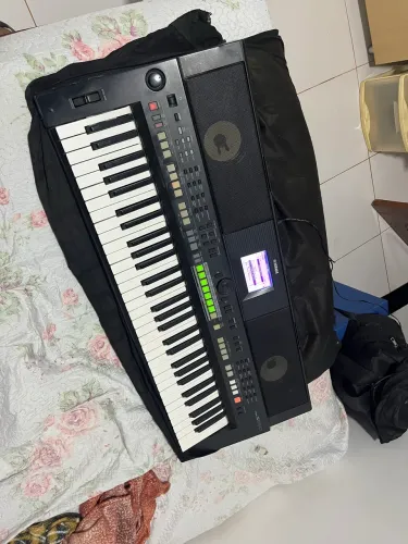 Vende-se teclado  Yamaha PSR-S650
