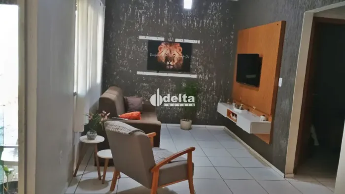 Casa residencial com 2 quartos disponível para venda no bairro Jardim Canaã em Uberlândia-