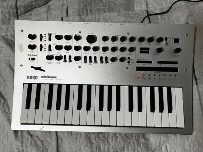 Teclado Sintetizador Analógico Korg Minilogue