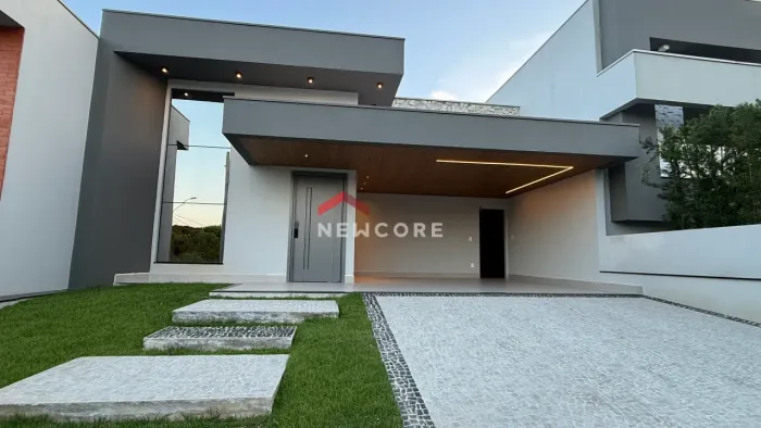 Casa de condomínio em Antonio Waldir Pecht - Jardim Piemonte - Indaiatuba/SP