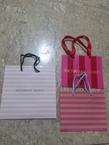Sacolas de papel da VICTORIA'S SECRET