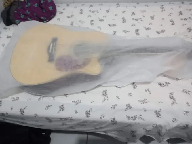 Violão elétrico novo 