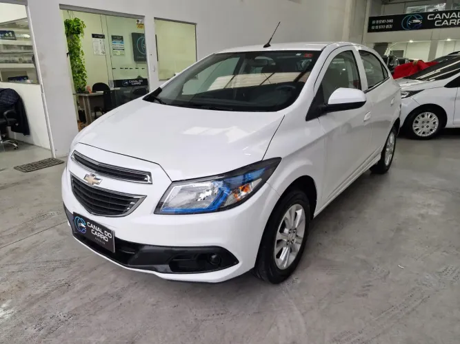 Chevrolet Onix Hatch Lollapalooza 1.0 8V Flex Power Mec. 4P 2014