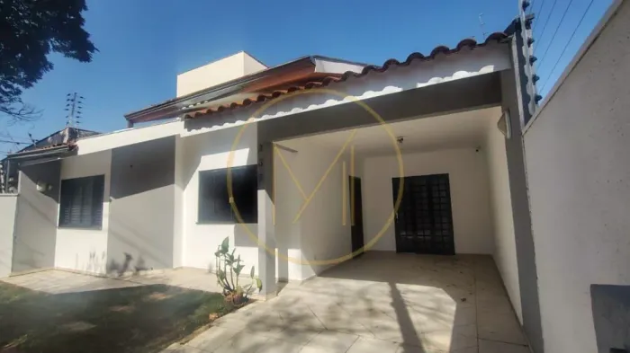 LOCAÇÃO | Casa, com 3 quartos em Zona 08, Maringá