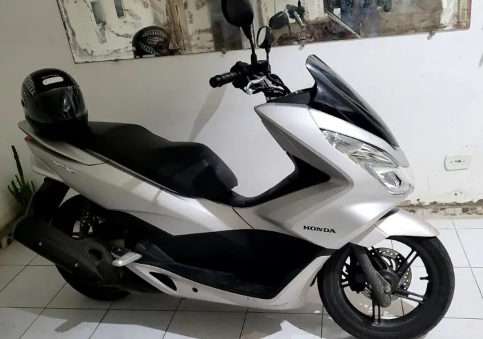 Vende-se pcx automática 2018  6.000 km