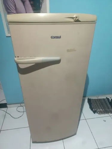 Geladeira Consul 340 litros, 110 volts.