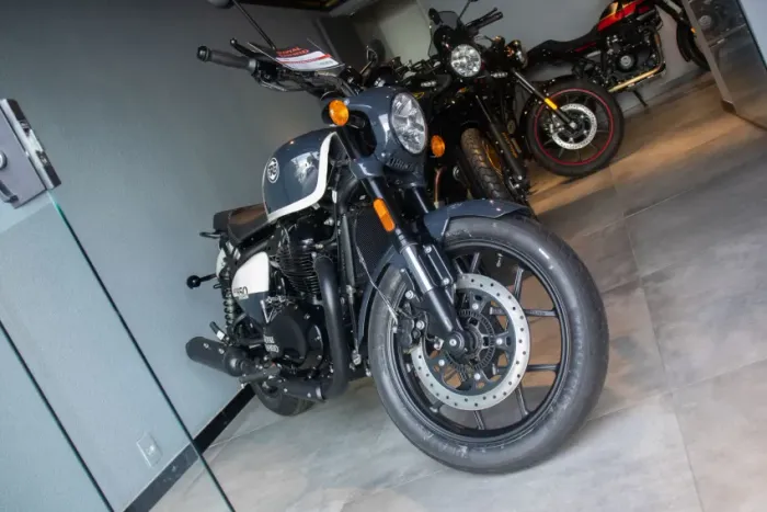 Shotgun 650cc ABS