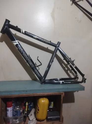 Quadro de bike aro 26 GT Super Upland tamanho 15 over + caixa de direção 