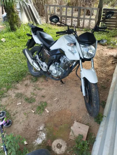 Vendo moto muito boa , e concevada