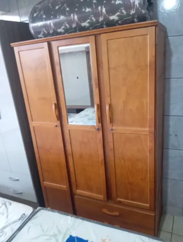 Guarda roupa novo em madeira 