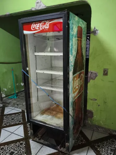 Refrigerador expositor vertical 