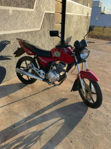 Titan 150 sport vermelha , moto para pessoas exigentes