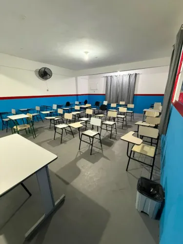 SALAS DE AULA DISPONÍVEIS PARA LOCAÇÃO!