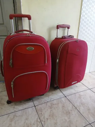 2 malas semi novas. 10 kilos