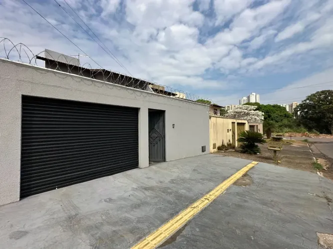 SOBRADO | JARDIM AMÉRICA | UM IMÓVEL, DUAS POSSIBILIDADES DE VALORIZAÇÃO  Rua C-125