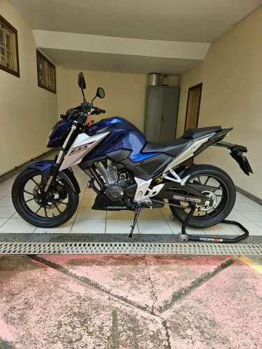 Honda CB 300F Twister ABS Azul Metálico 2025/2026 - Único Dono - 8.670 km - 100% Original
