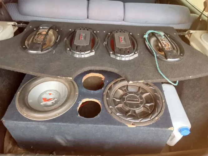 Vendo som automotivo