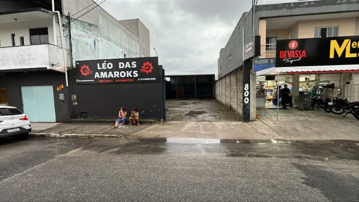 Alugo galpão na Av principal Dinah Borges
