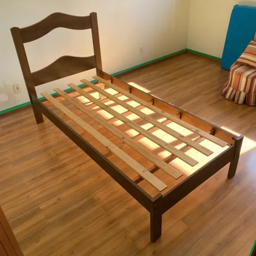 Cama de Solteiro Semi nova