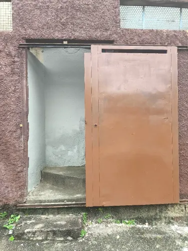 Alugo cs 2 quartos sem garagem