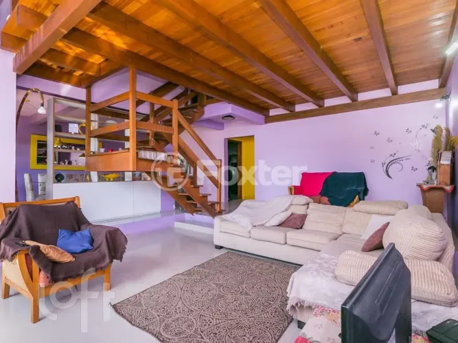 Casa à venda em Vila Nova com 199 m², 4 quartos, 1 suíte, 2 vagas