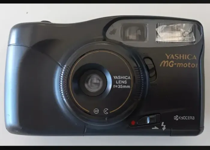 Camera Fotográfica Yashica MG-Motor