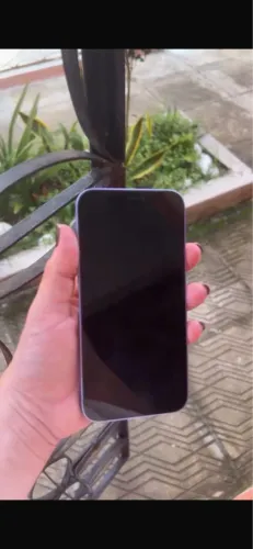 iPhone 12 lilás