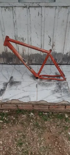 Quadro aro 26 de alumínio - trincado 