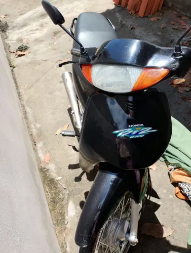 Vendo essa bis100 ano 2003 valor 7mil