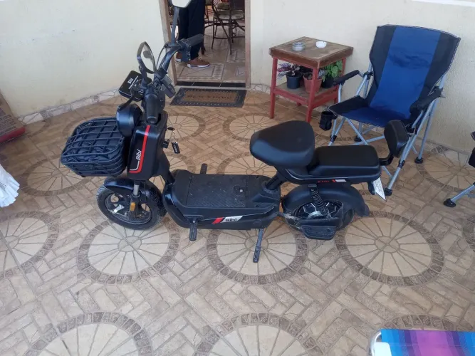 Scooter elétrica 20 dias de uso.