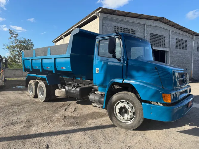 A venda Mercedez 1620 caçamba