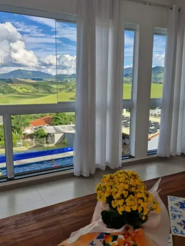 Casa à venda em Piranguinho, Vista Verde, com 3 quartos, com 224 m²