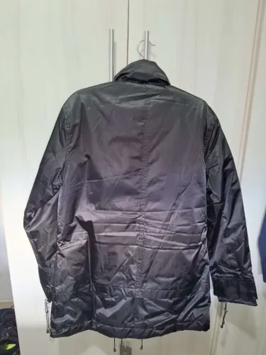 Casaco feminino impermeável preto