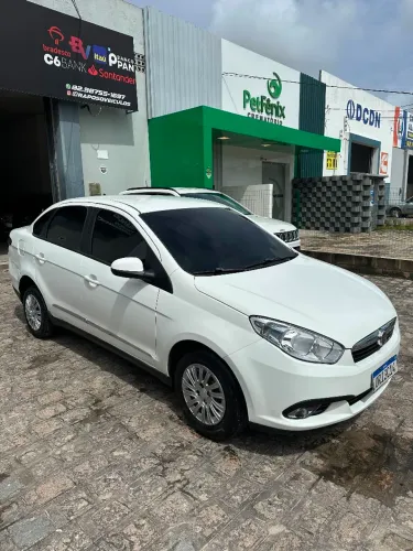 Fiat Grand Siena Essence 1.6 Flex 16V 2015
