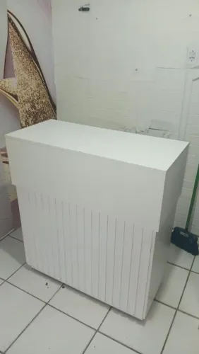 Balcão de roupa feminino
