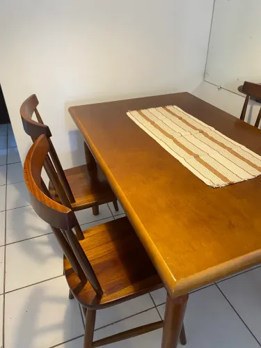 Conjunto mesa e cadeira madeira de lei