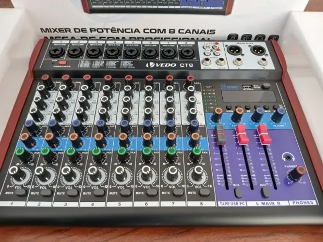 Mesa de som 8 canais com Efeitos.