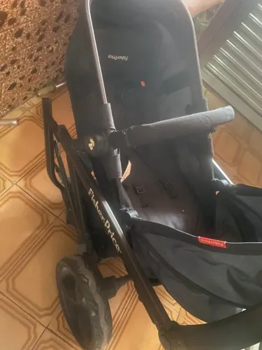 Carrinho de bebe preto fisher price - vira moises - ótimo estado