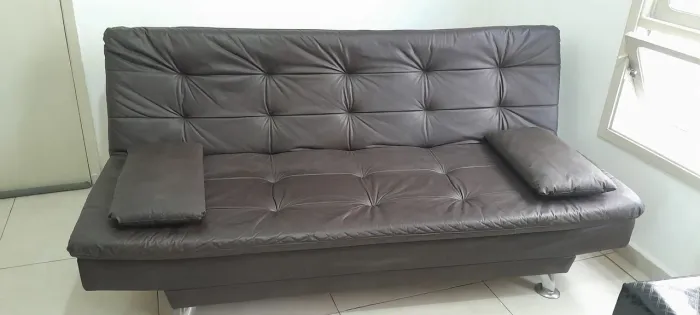 Sofá cama semi novo 
