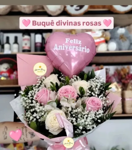 BUQUÊ DE ROSAS NATURAIS