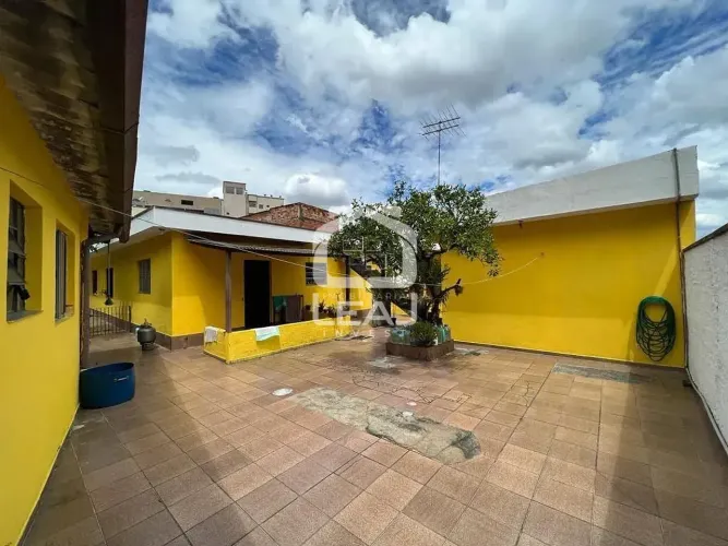 Casa para venda e locação com 300m² no Jardim Maria Rosa