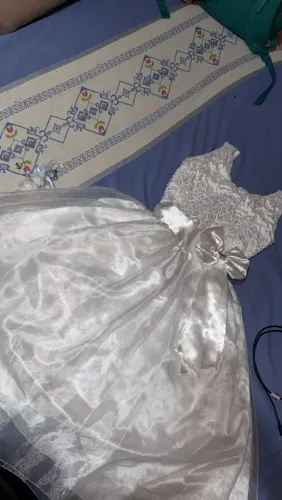 Vendo Vestido infantil branco ideal pra festa e eventos 