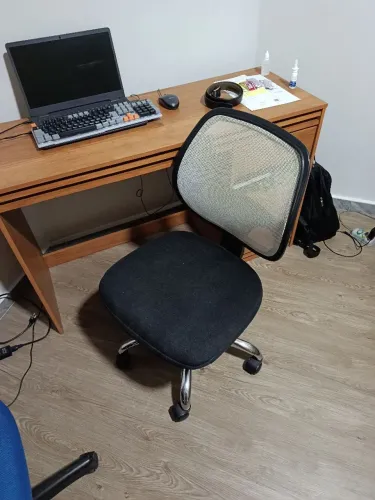 Vendo cadeira giratória