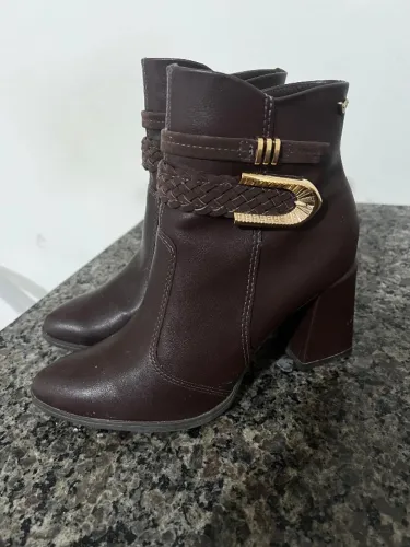 Bota Marrom/ Marca Mississipi/ TAM 37